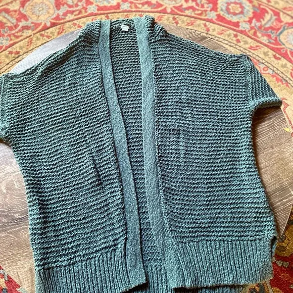 🎶AE Cardigan w/Hood - Picture 6 of 6